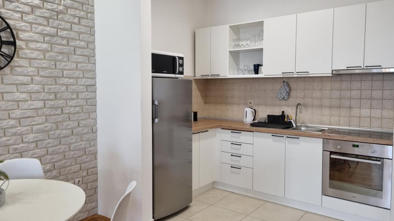 Grove Apartment + Free Parking Novi Sad Exterior foto